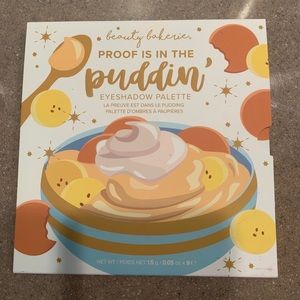 Brand NEW Beauty Bakerie Eyeshadow Palette